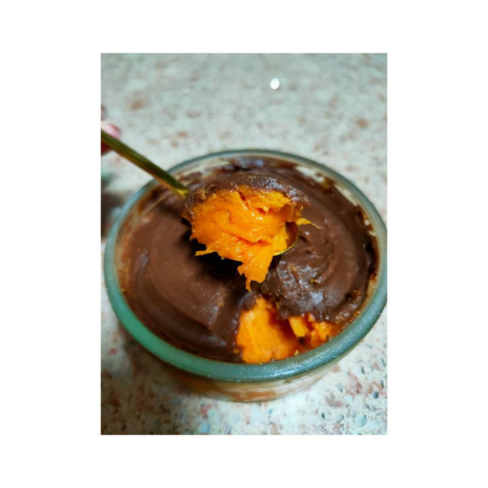 Boniato asado con crema de chocolate 