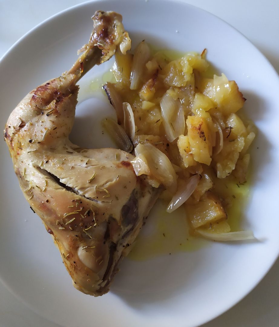 Pollo al horno con manzana y cebolla Pollo al horno con manzana y cebolla