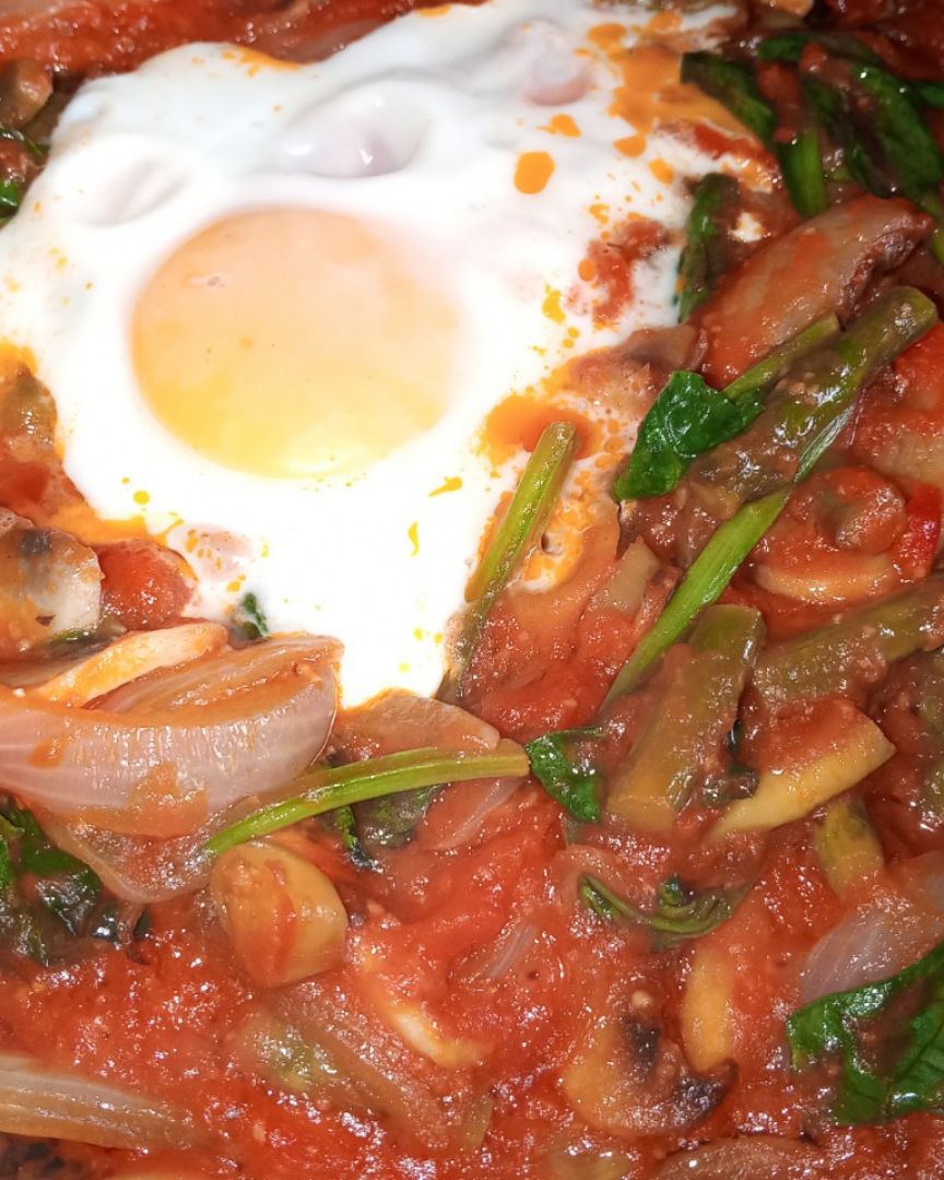 Revuelto de verduras con tomate Revuelto de verduras con tomate