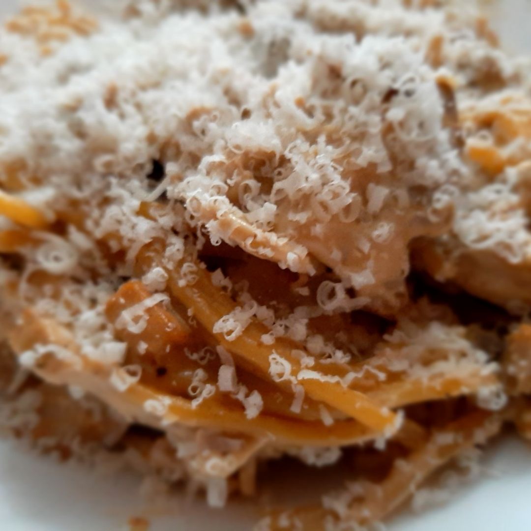 Spaghetti falsa carbonara vegetariana. Spaghetti falsa carbonara vegetariana.