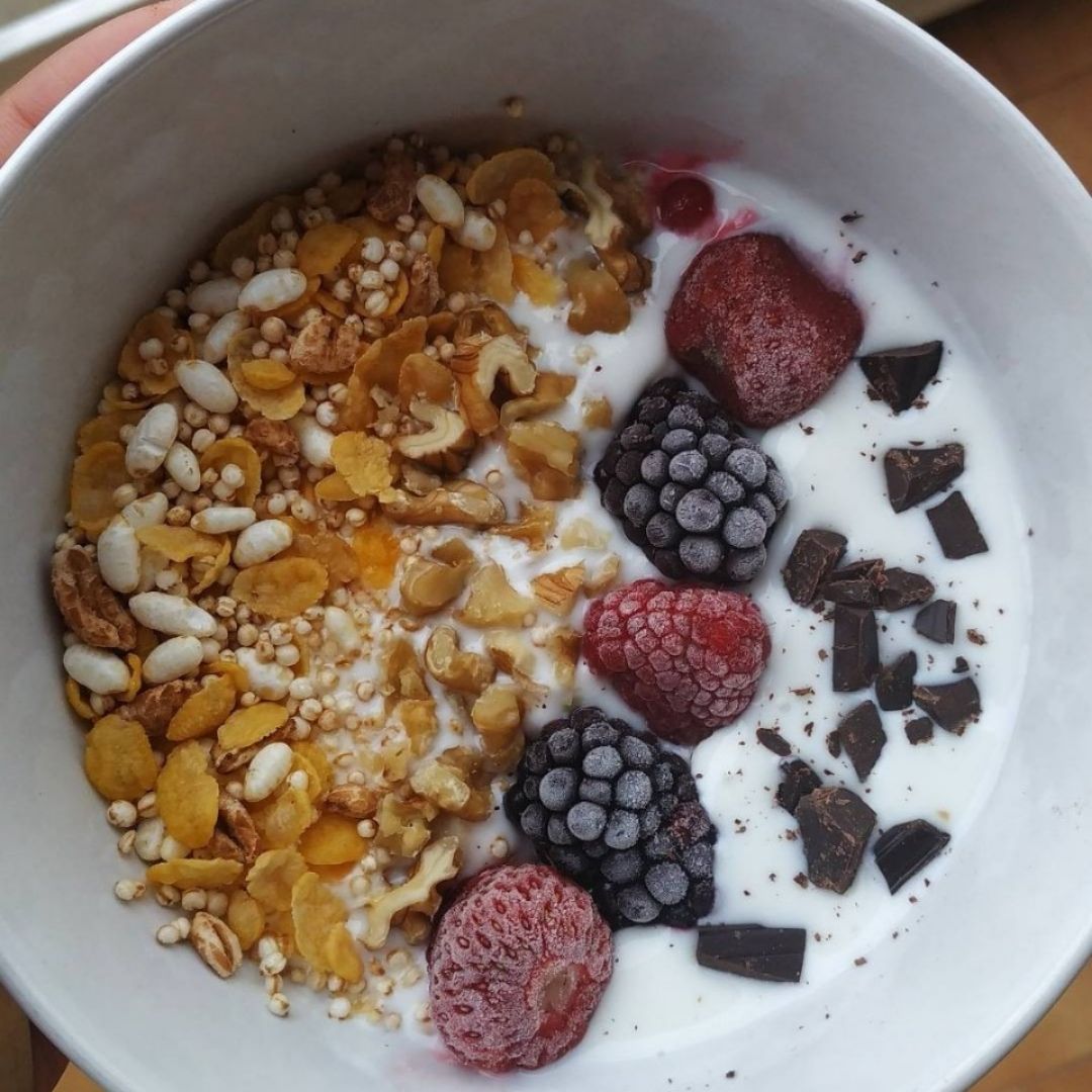 Yogurt con topings Yogurt con topings