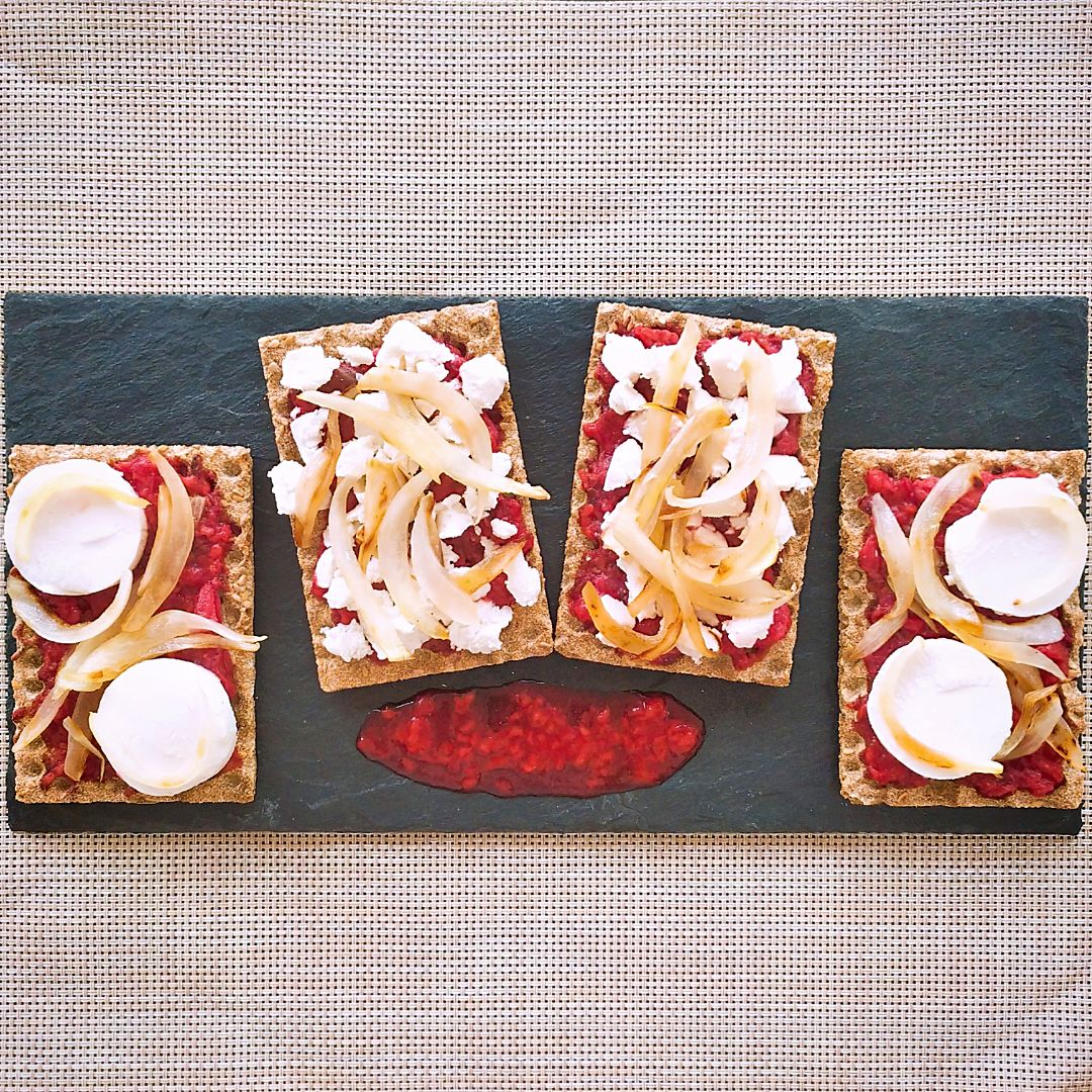 Tostas de queso de cabra, cebolla y mermelada Paso 3 Tostas de queso de cabra, cebolla y mermelada Paso 3