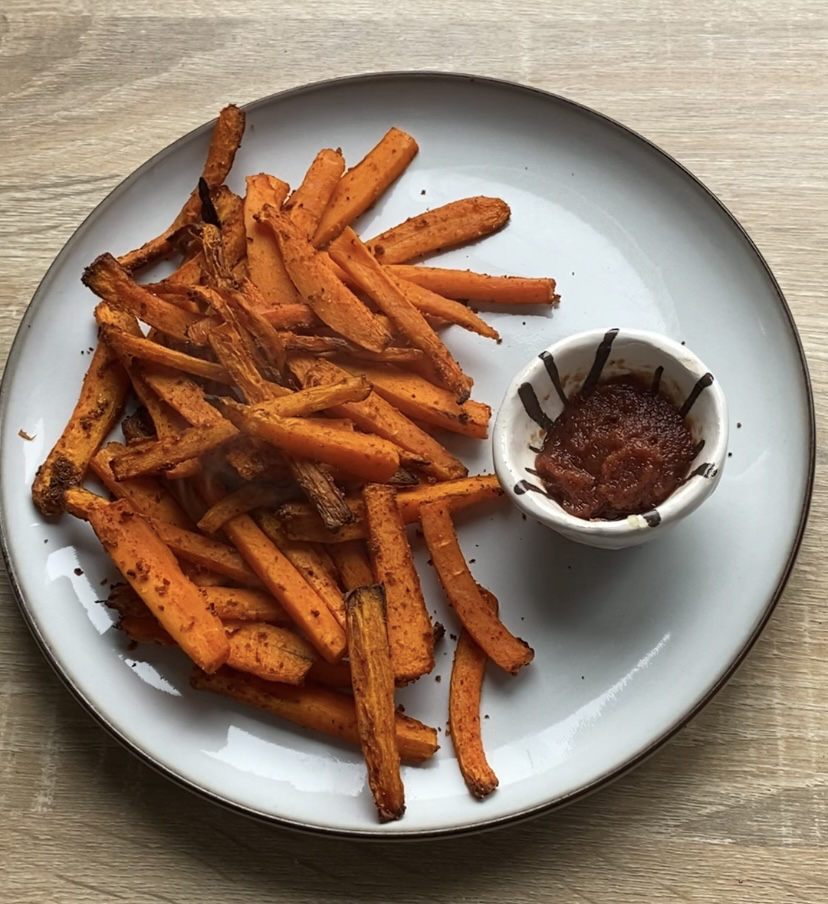 Bastones de zanahoria con salsa de tomate
