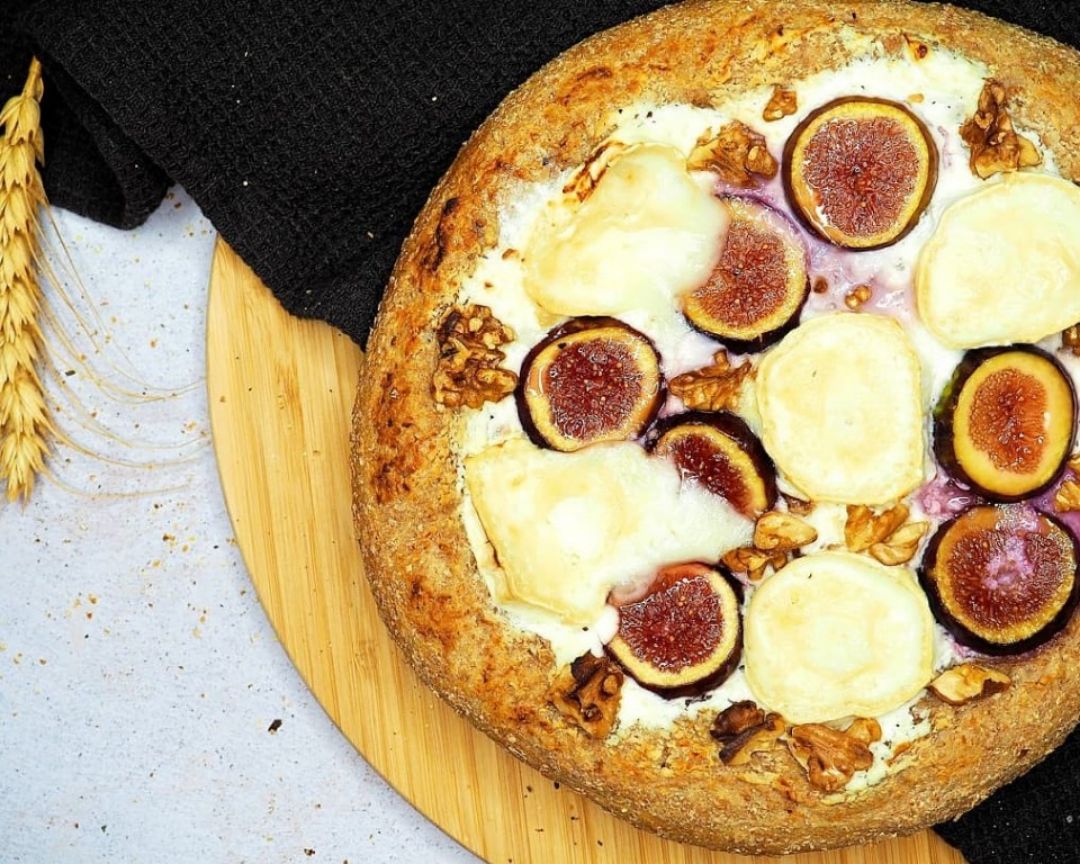 PIZZA DE HIGOS Y QUESO DE CABRA PIZZA DE HIGOS Y QUESO DE CABRA