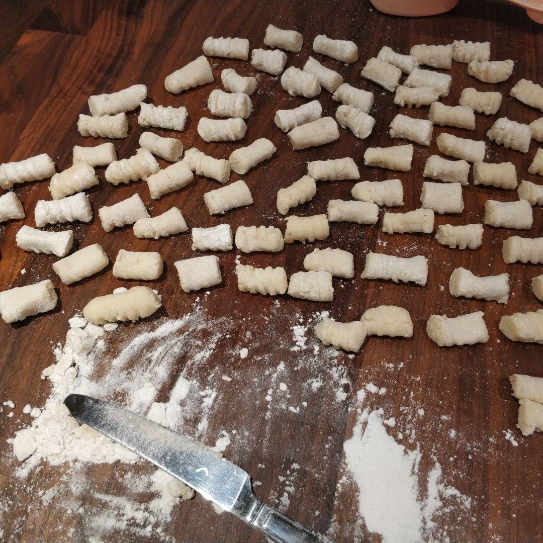 Gnocchi con champiñones, cebolla y queso Paso 4