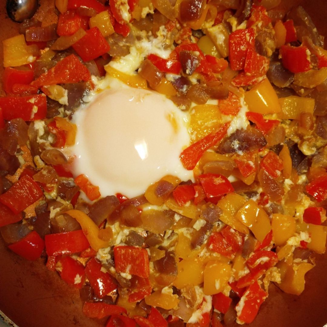 Revuelto de huevo y verduras Revuelto de huevo y verduras