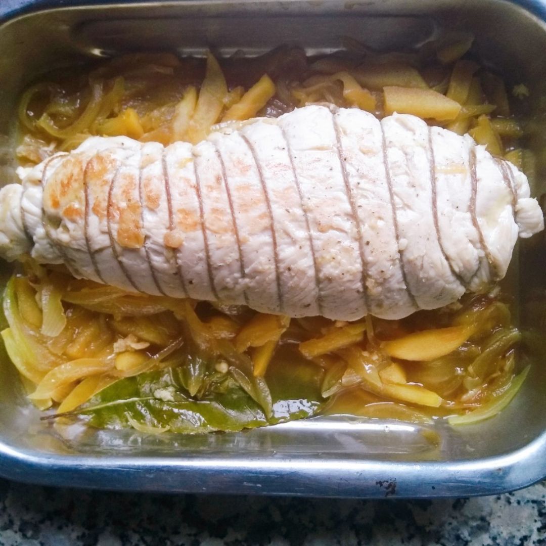 Pechuga de pavo rellena de cecina y queso de cabra Paso 3 Pechuga de pavo rellena de cecina y queso de cabra Paso 3
