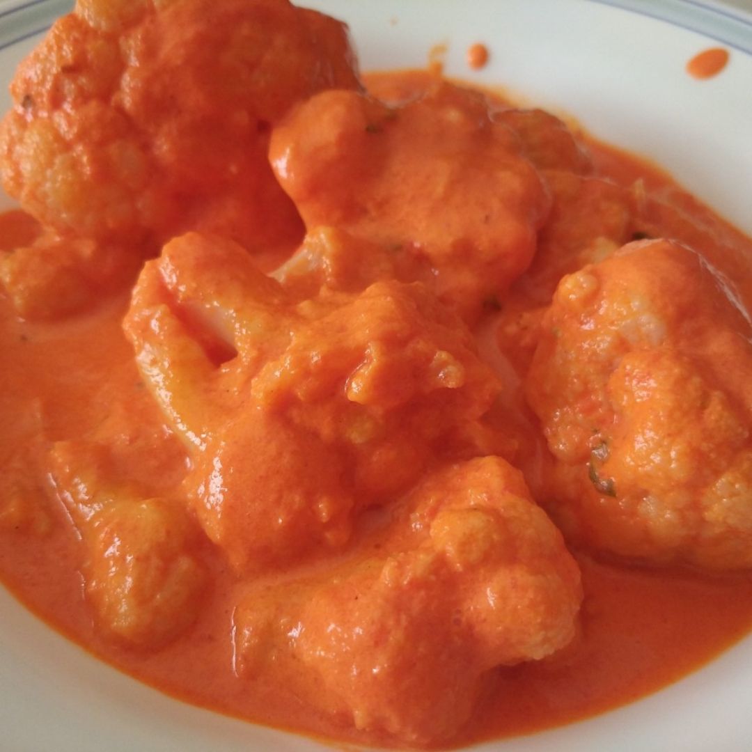 Coliflor en salsa de pimientos Coliflor en salsa de pimientos