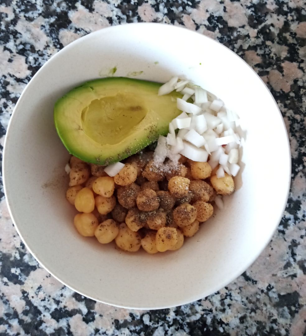Sandwich de garbanzos y aguacate Paso 0 Sandwich de garbanzos y aguacate Paso 0