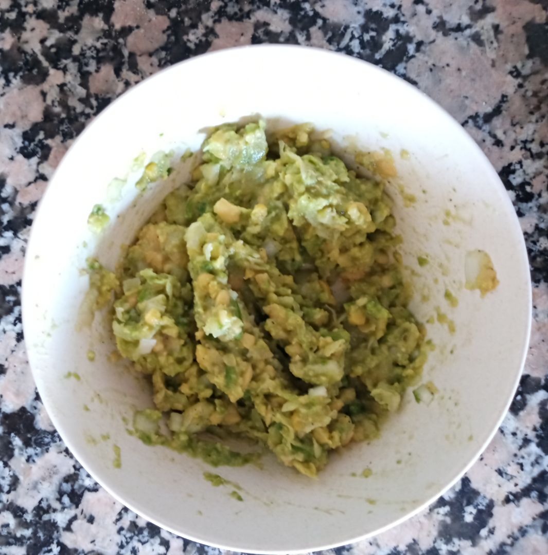 Sandwich de garbanzos y aguacate Paso 1 Sandwich de garbanzos y aguacate Paso 1