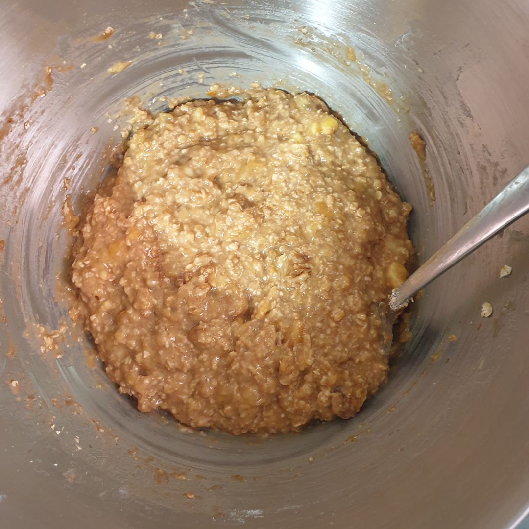 Galletas de avena, plátano y frutos secos. Paso 1 Galletas de avena, plátano y frutos secos. Paso 1