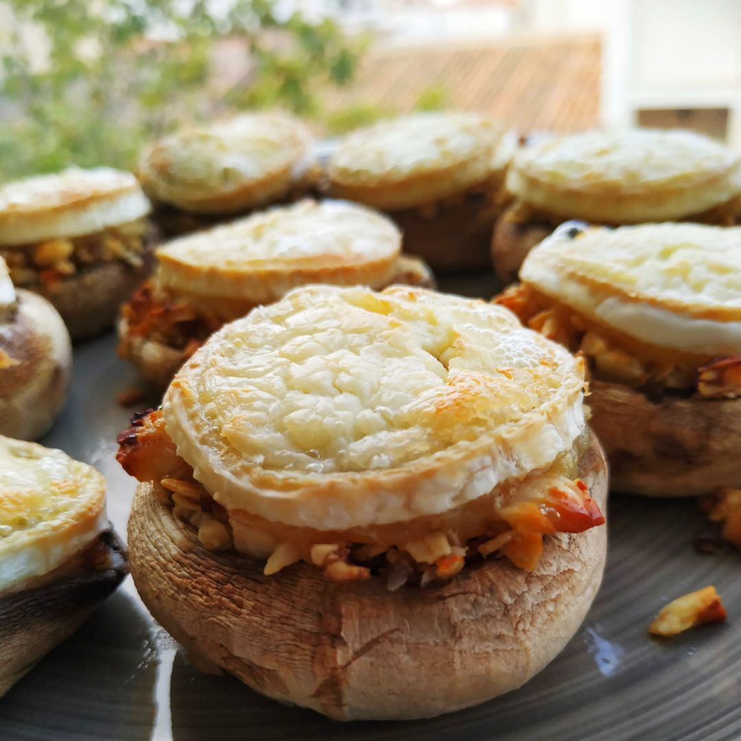 Champiñones rellenos de avena y almendras
