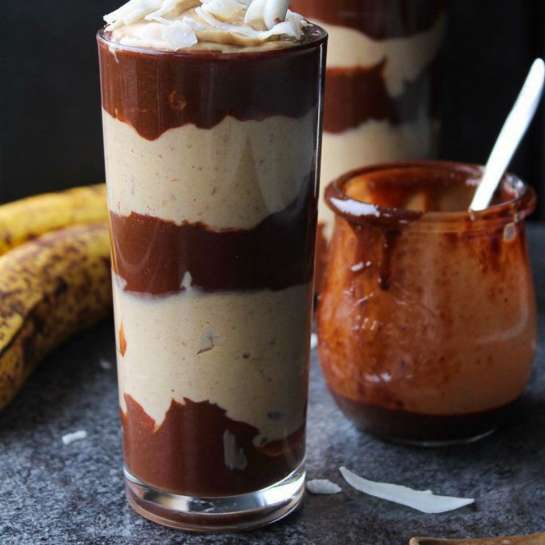 Smoothie de Plátano y Algarroba Marmolado Paso 2 Smoothie de Plátano y Algarroba Marmolado Paso 2