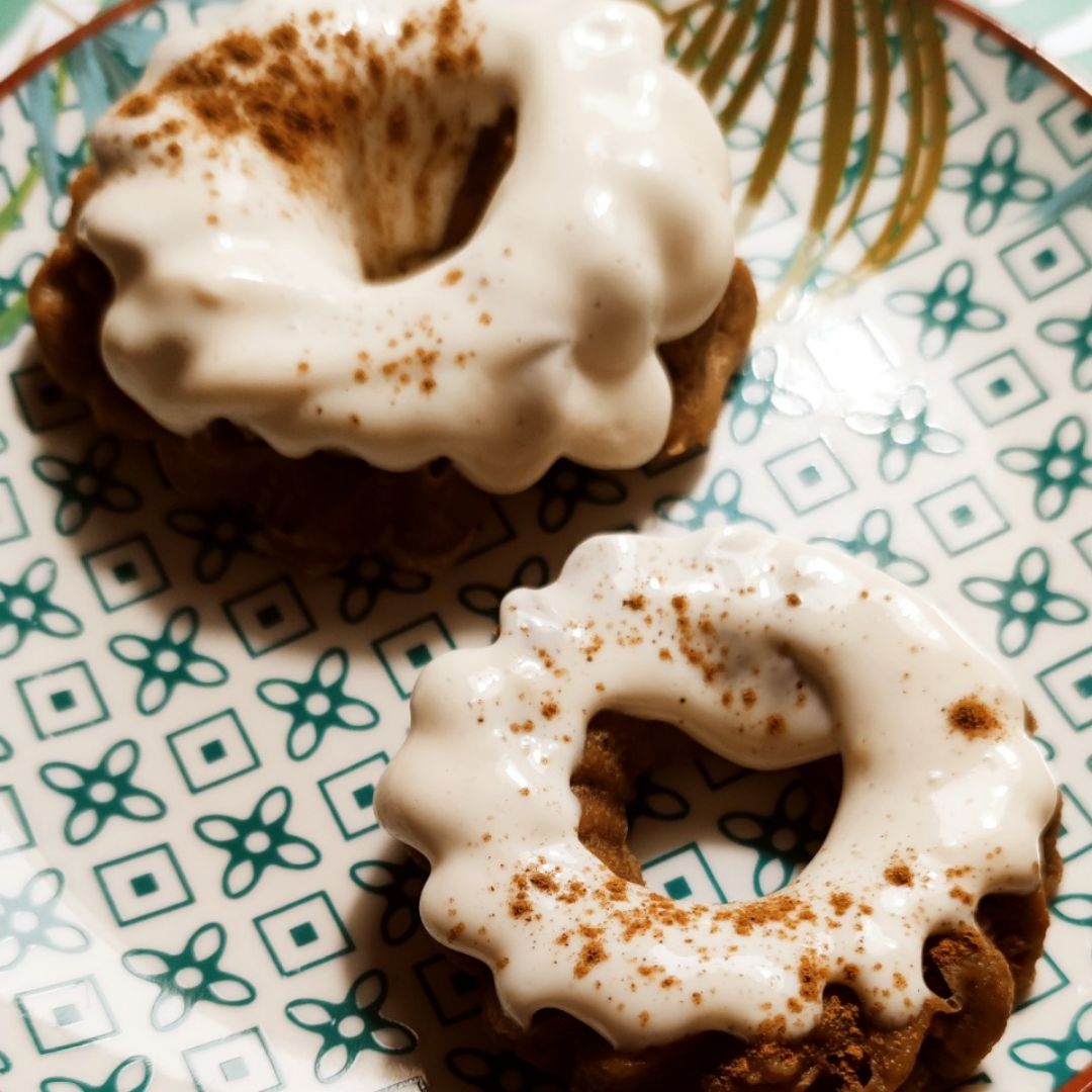 Soletes de café con topping proteico de chocolate blanco Soletes de café con topping proteico de chocolate blanco