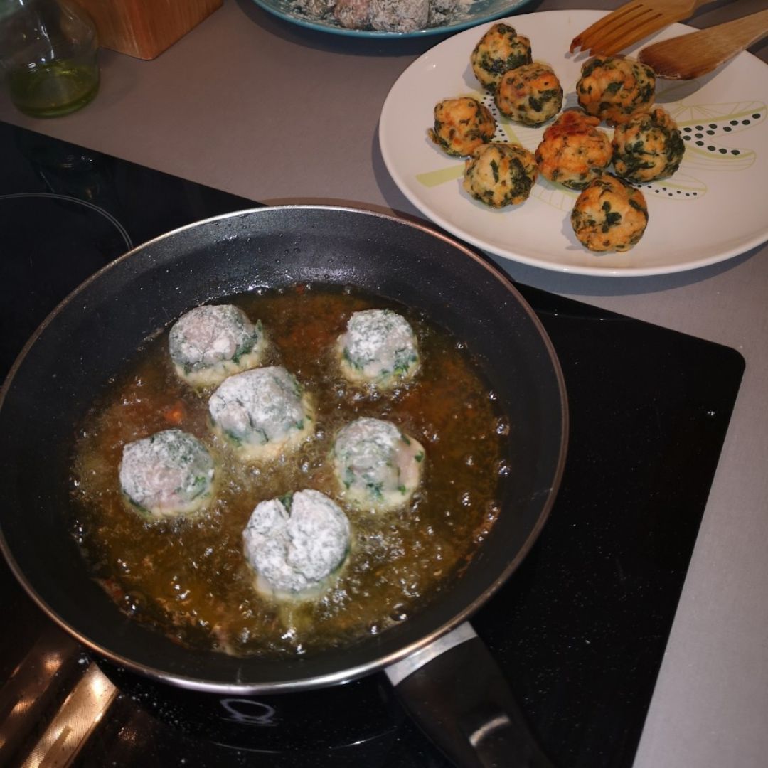 Alb贸ndigas de pavo 馃 con salsa de pera 馃崘 Paso 2 Alb贸ndigas de pavo 馃 con salsa de pera 馃崘 Paso 2