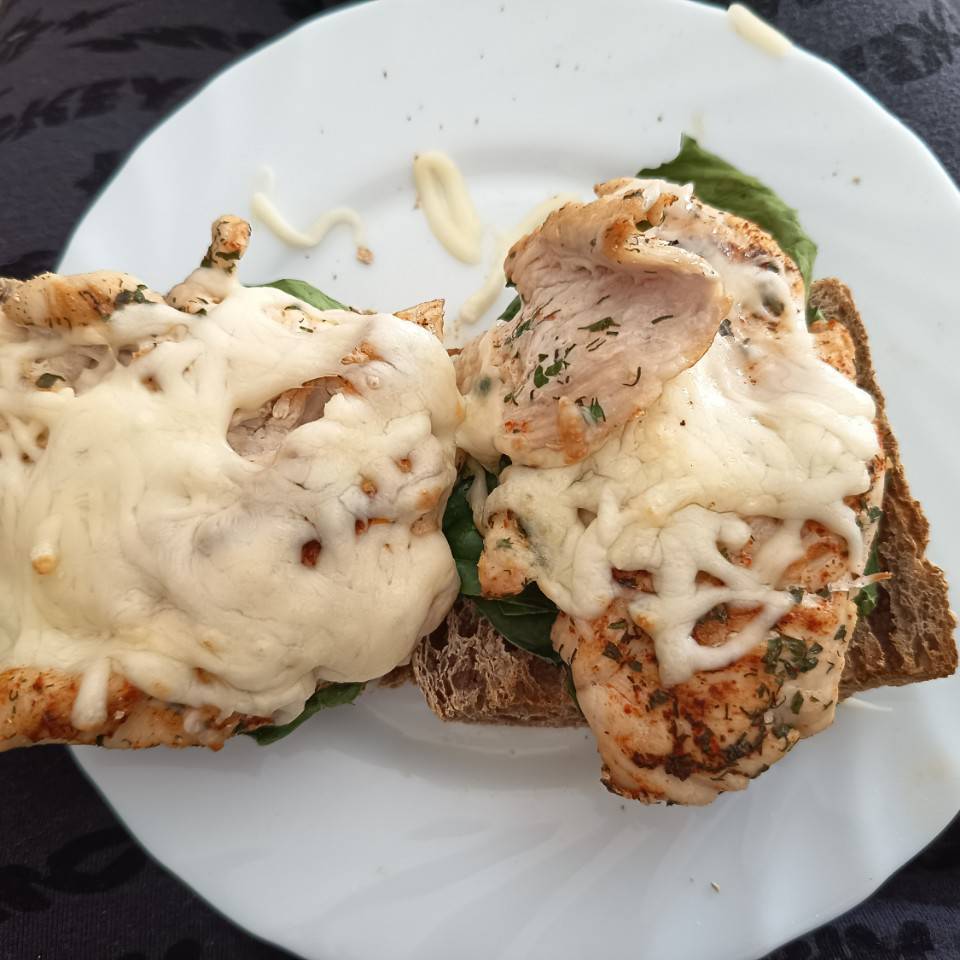 Bocadillo pechuga queso Bocadillo pechuga queso
