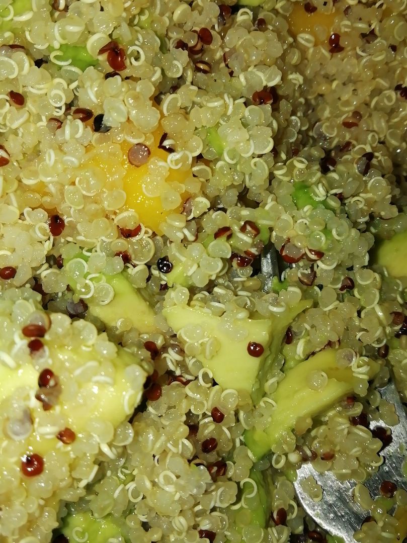 Quinoa con aguacate y mango Quinoa con aguacate y mango