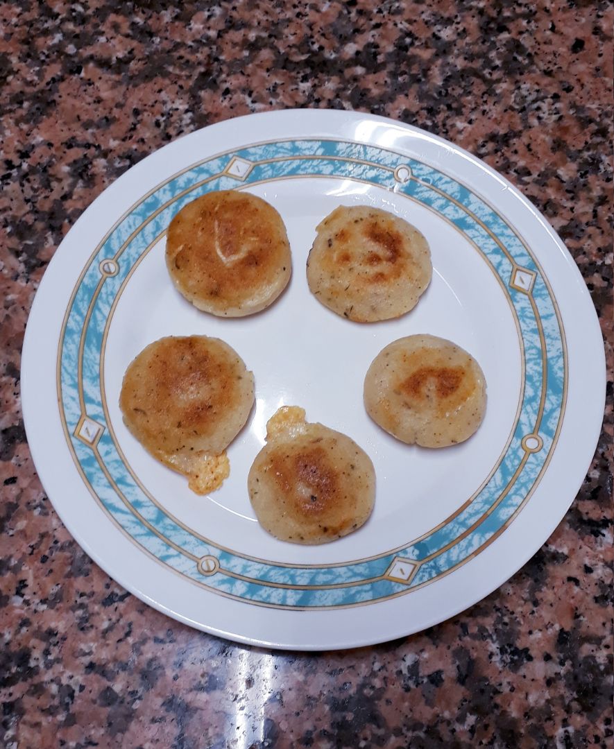 Mini arepas con queso Mini arepas con queso