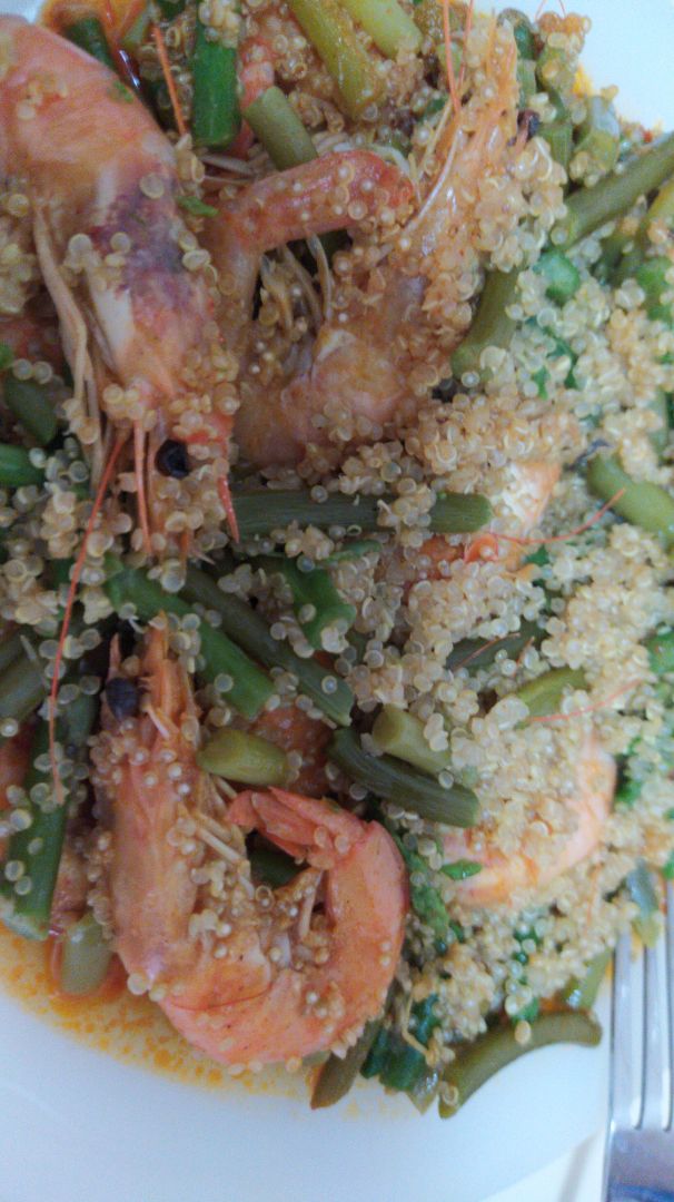 Quinoa con langostinos, ajetes y espárragos verdes Quinoa con langostinos, ajetes y espárragos verdes