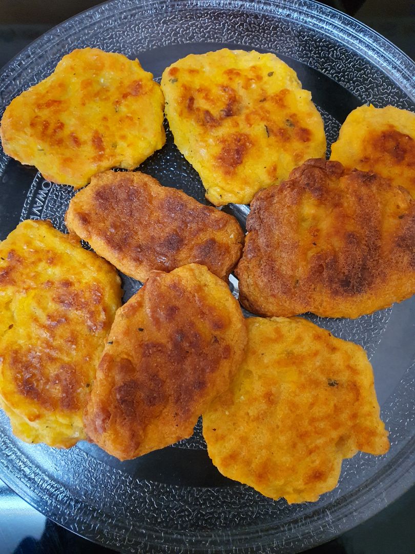 Tortitas de maiz y queso Tortitas de maiz y queso