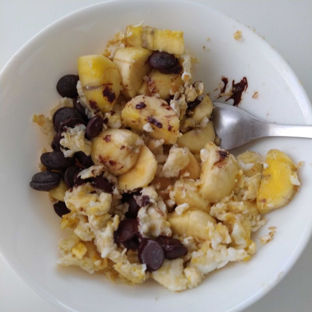 Revuelto de plátano con nibs cacao