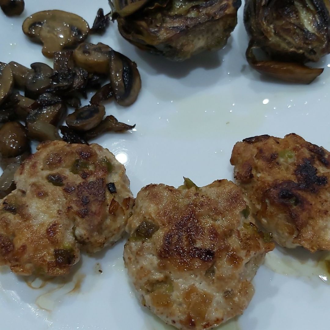 Hamburguesitas de pollo con cebolla, pimiento y ajete Paso 5 Hamburguesitas de pollo con cebolla, pimiento y ajete Paso 5