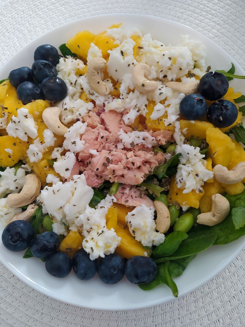 Ensalada de mango y salm贸n 馃 Ensalada de mango y salm贸n 馃
