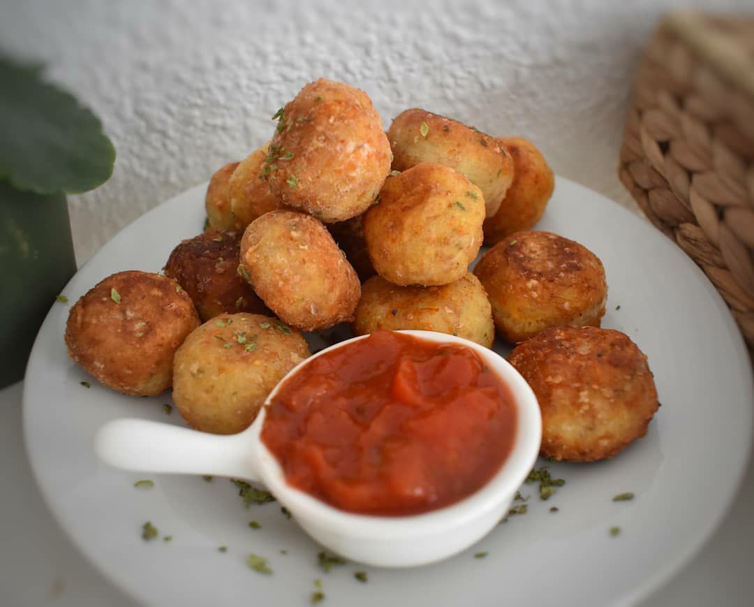 BOLITAS DE PATATA Y QUESO EMMENTAL 🥔🧀