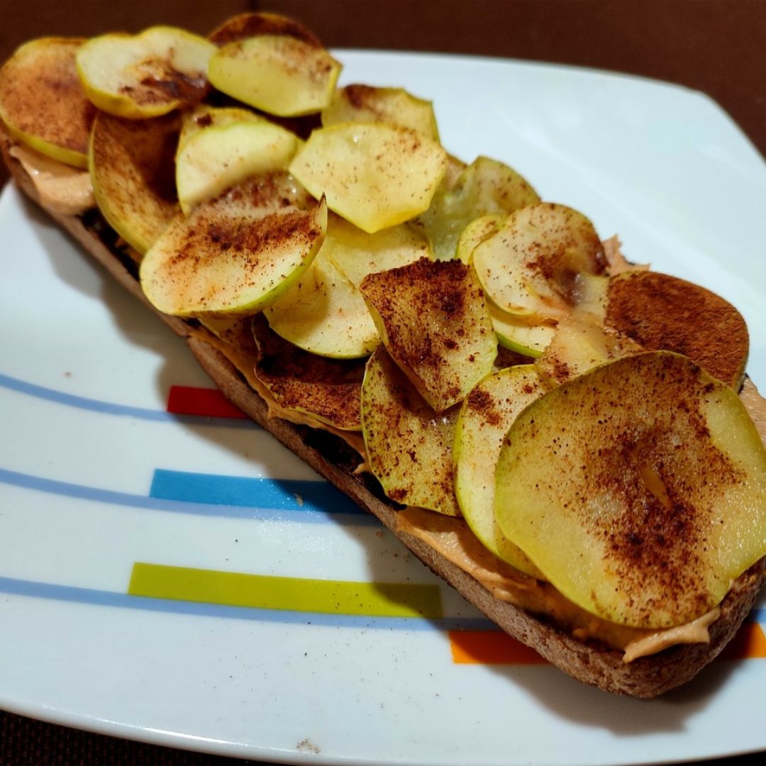 Tostada proteica vegana