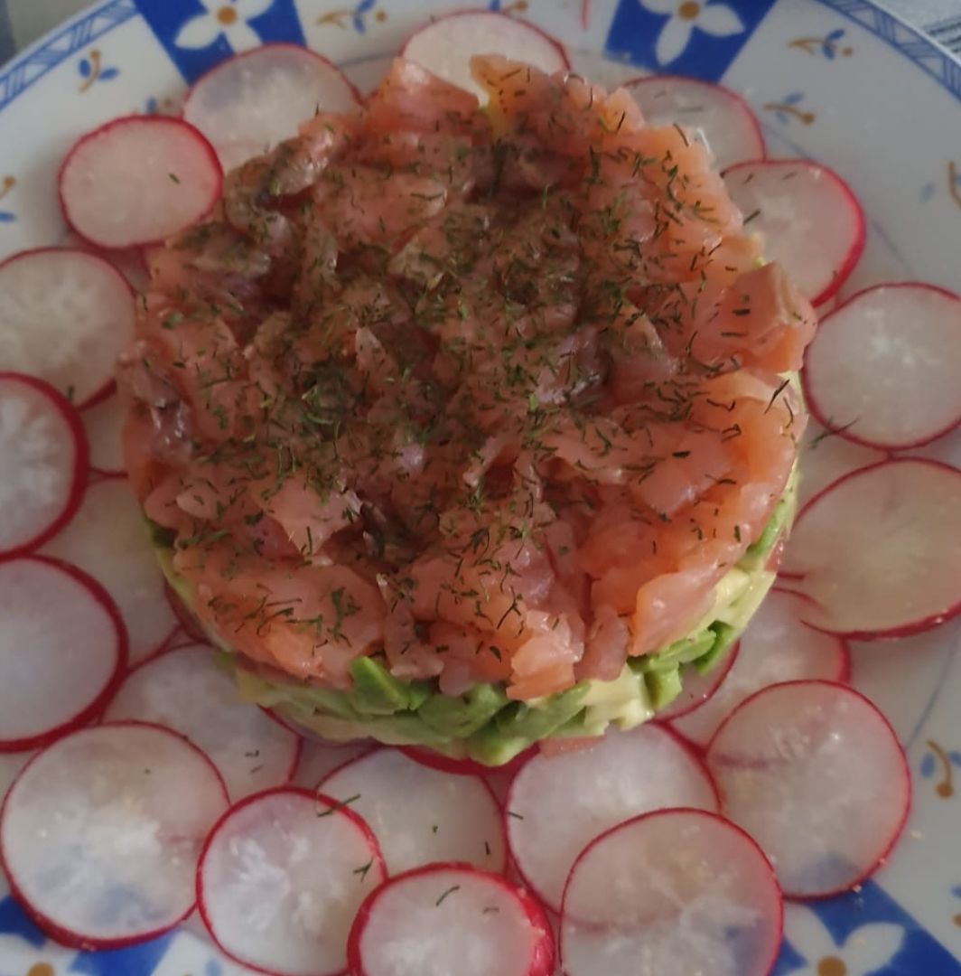 Tartar de salmón ahumado Tartar de salmón ahumado