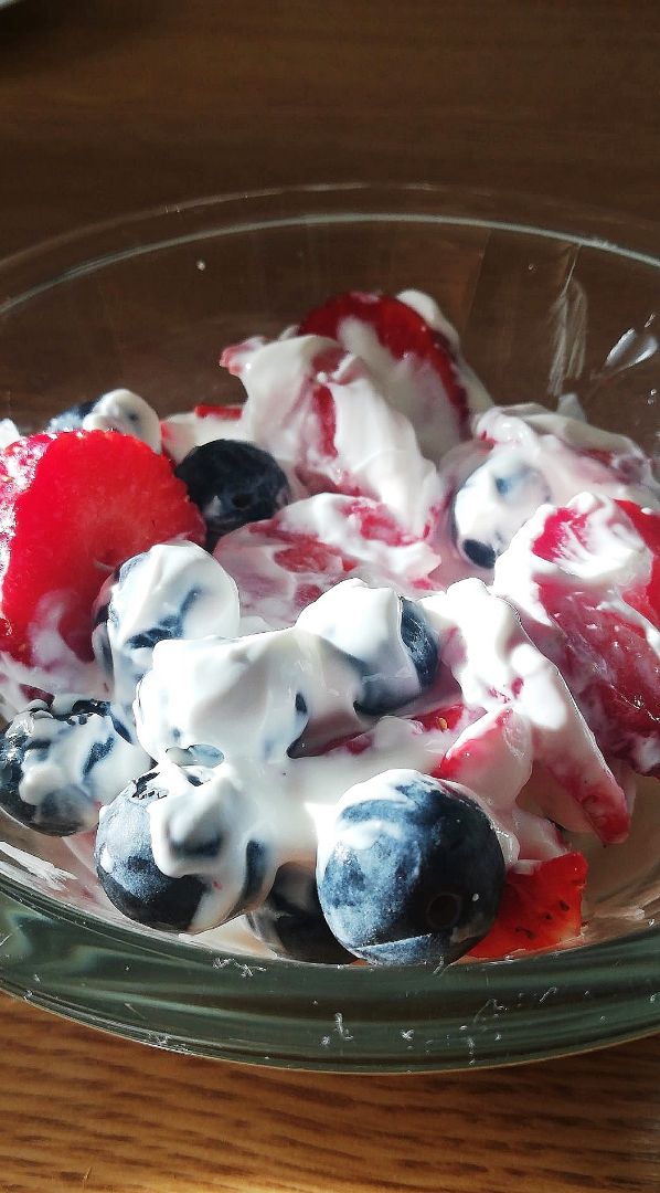 Fresas, arándanos y yogurt 🍓 Paso 1