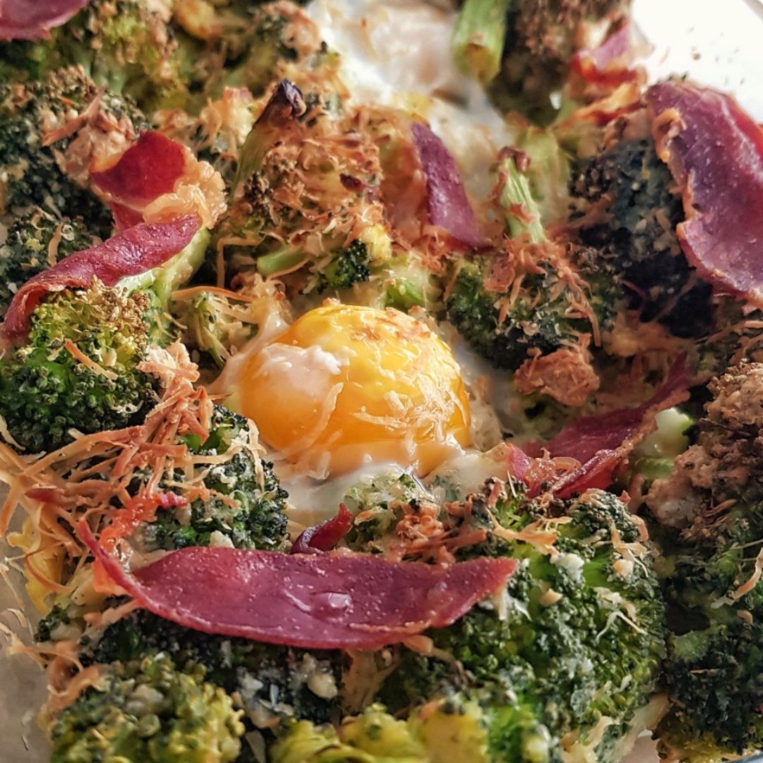 Huevos rotos con Brócoli Huevos rotos con Brócoli