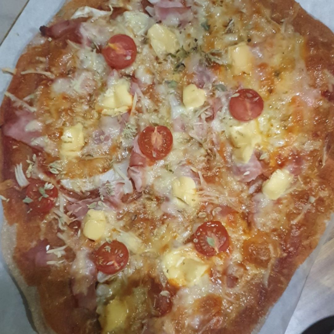 Pizza con masa de harina integral 