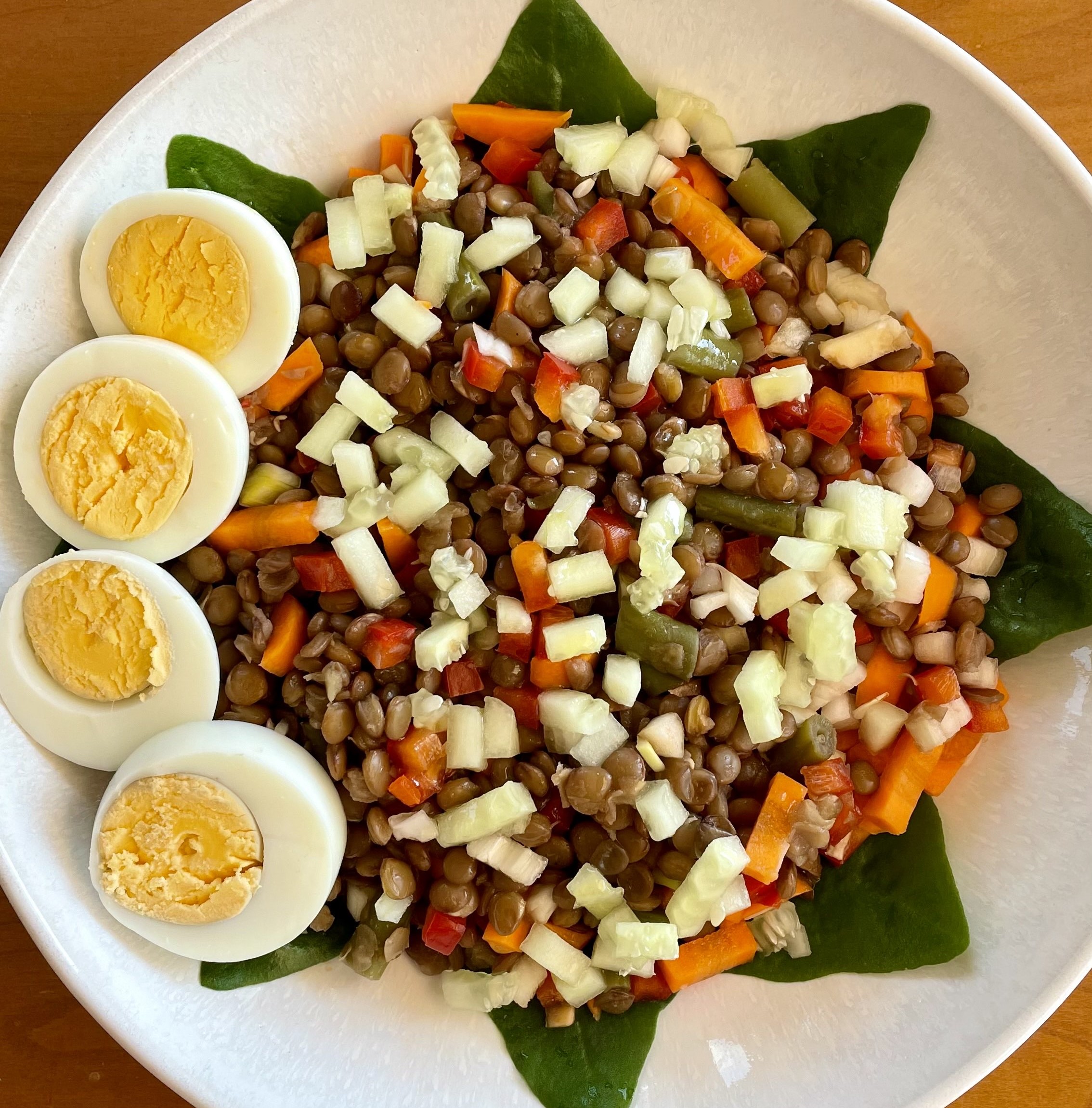 Ensalada de lentejas con huevo duro