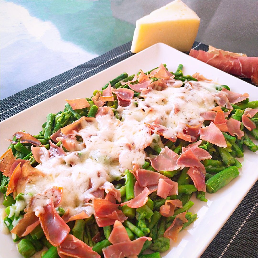 Espárragos con jamón Espárragos con jamón