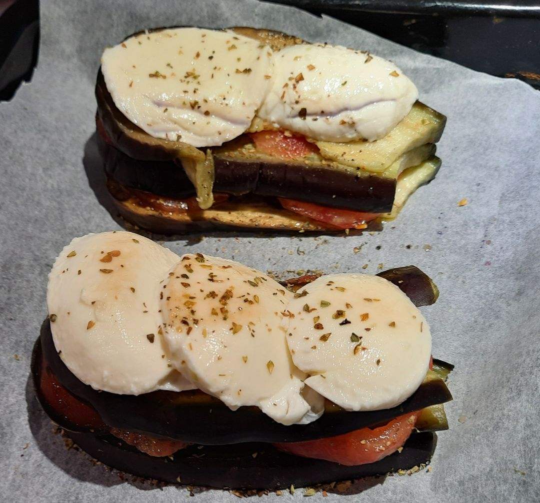 Berenjena con tomate natural  y mozzarella Paso 4