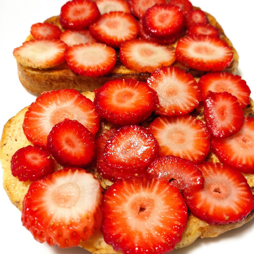 Tostada francesa con fresas Tostada francesa con fresas
