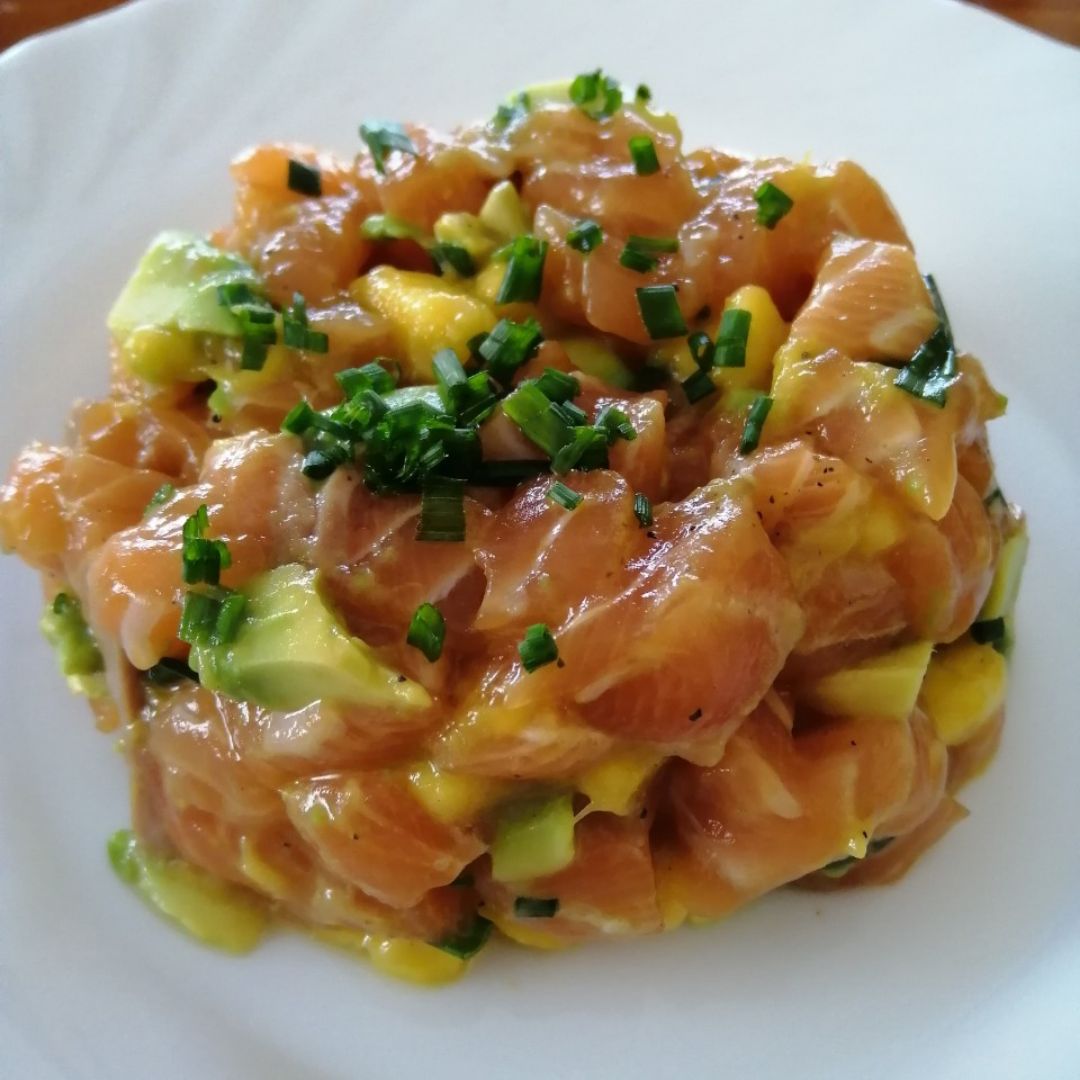 Tartar de Salmon, aguacate y mango