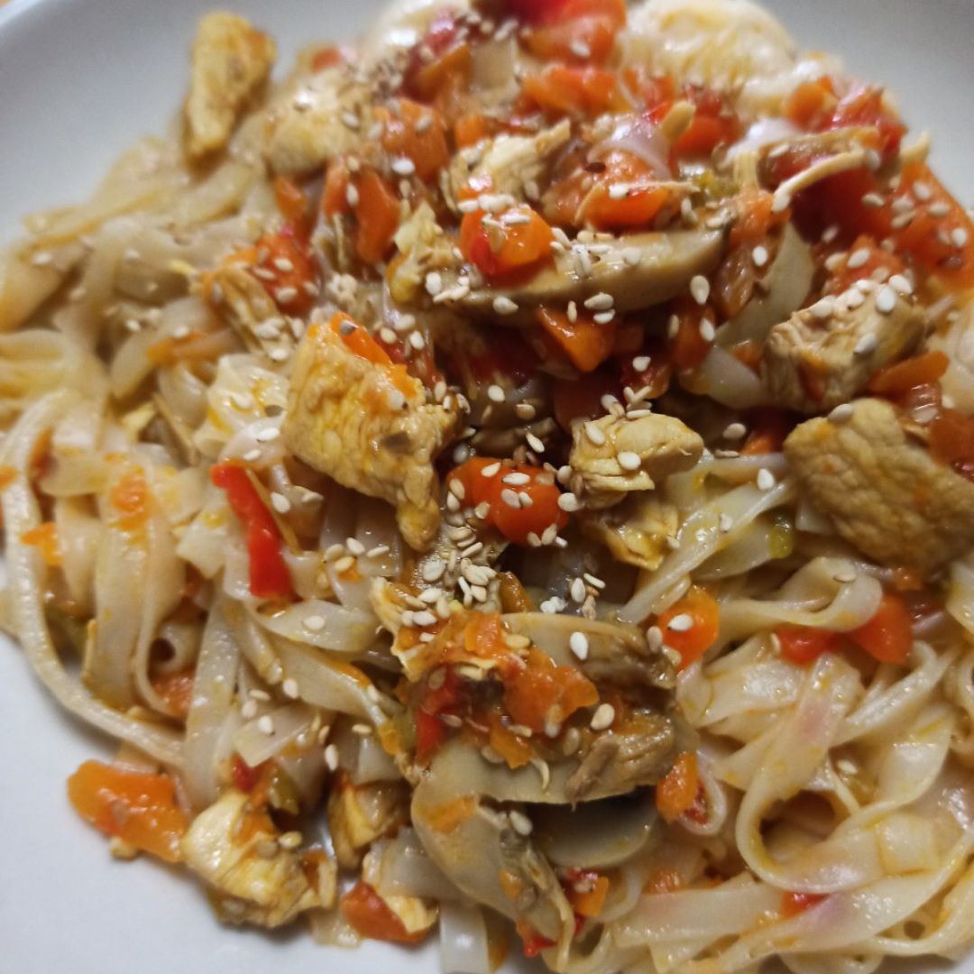 Noodles de arroz con pollo y verdurasStep 0