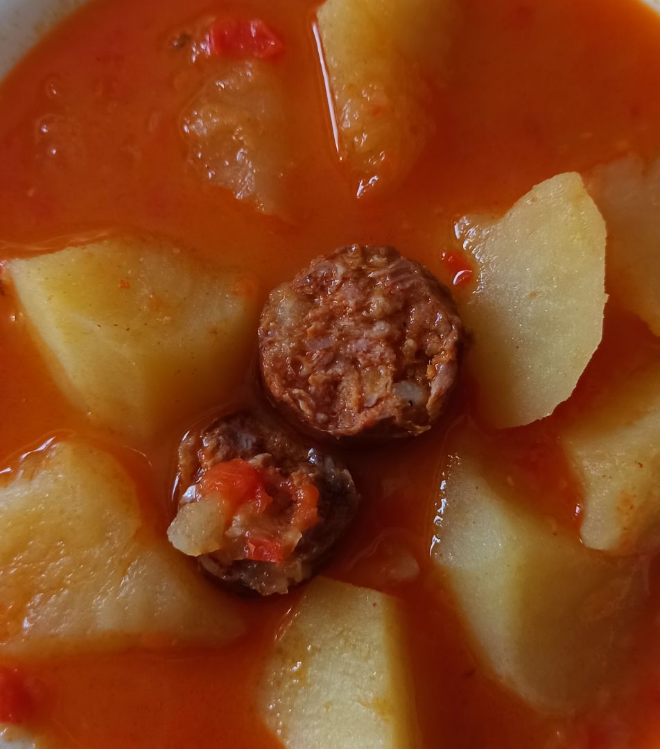 Patatas con chorizo Patatas con chorizo