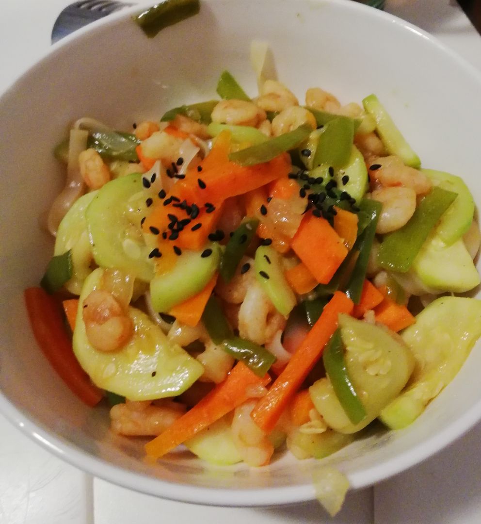 🍁Noodles de arroz con verduras y camarones 🍁