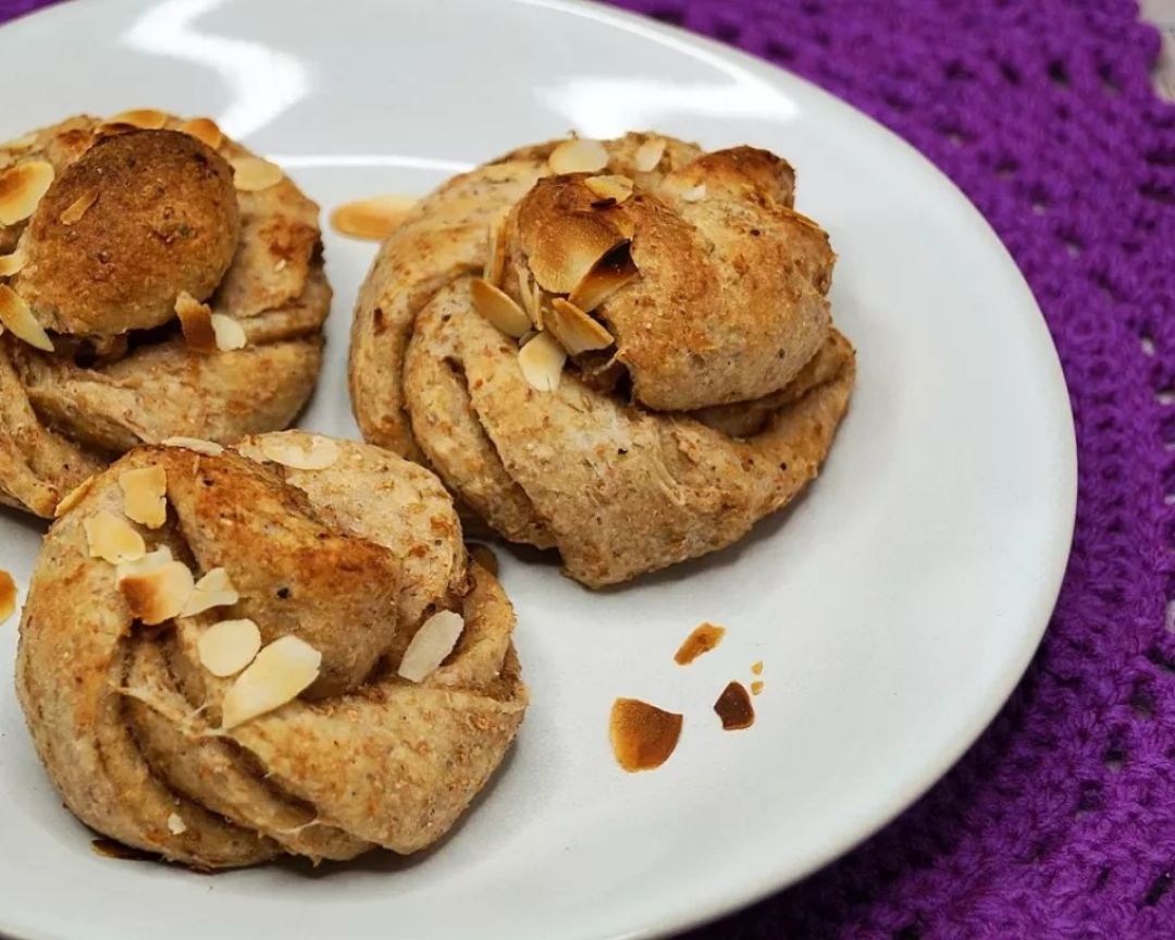 FIKA (BOLLITOS SUECOS DE CARDAMOMO) FIKA (BOLLITOS SUECOS DE CARDAMOMO)