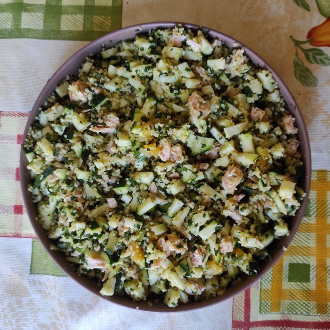 Cuscús de salmón y calabacín con naranja Cuscús de salmón y calabacín con naranja