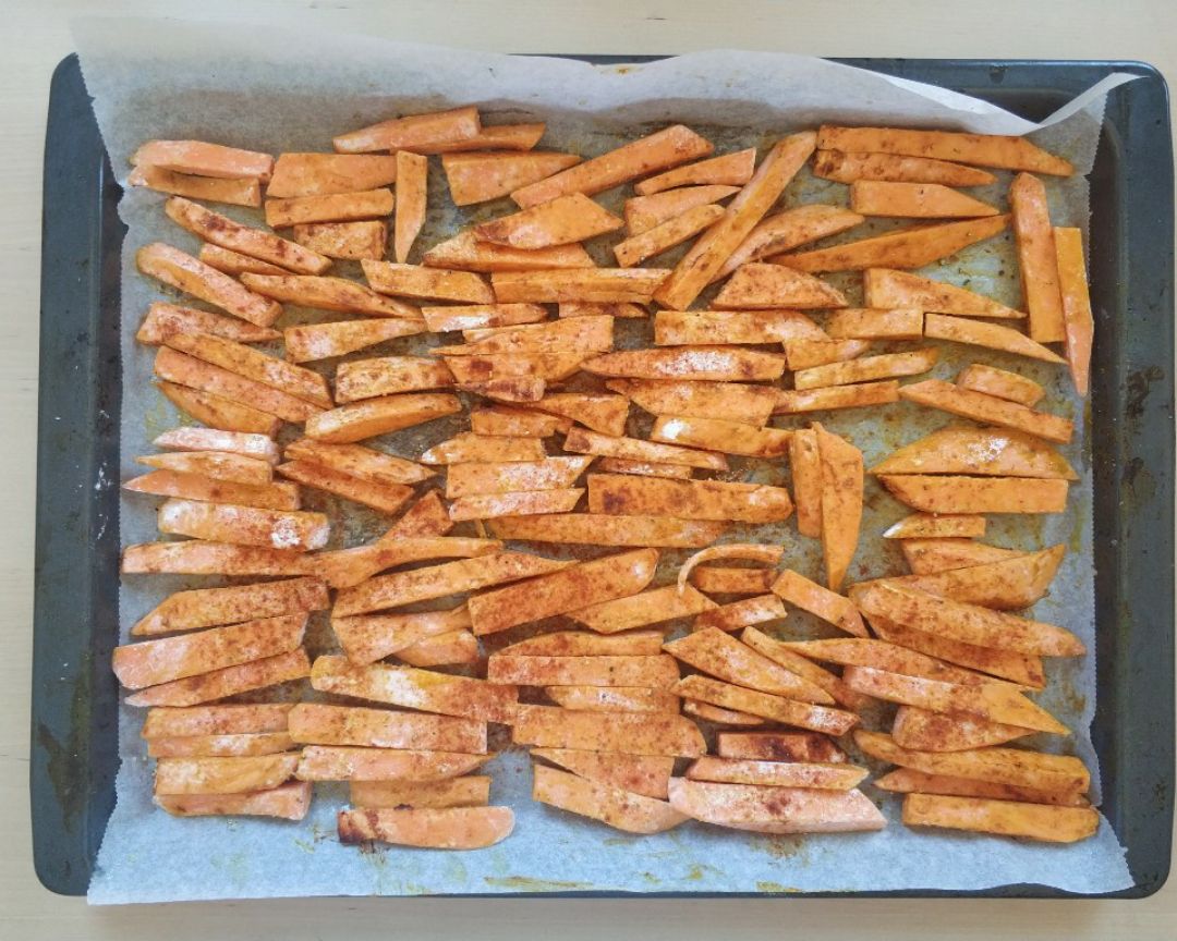 Batata dulce (versión de patatas fritas sana) Paso 6