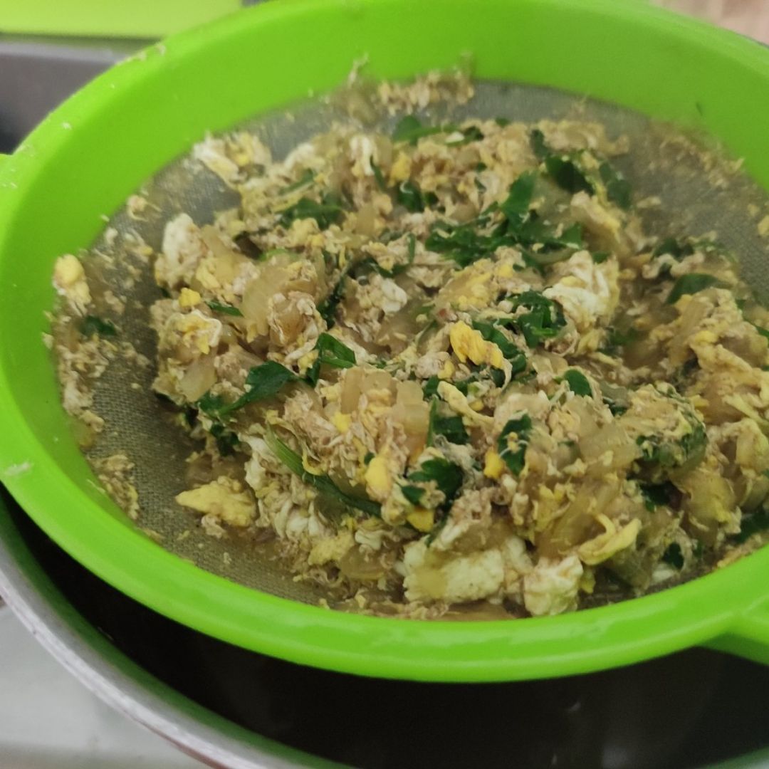 **BRIWAT DE POLLO / PASTELLA** Paso 4 **BRIWAT DE POLLO / PASTELLA** Paso 4