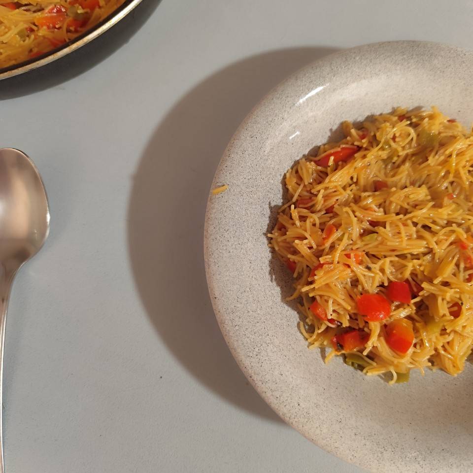 Fideos con gambas y pimientos 🍤🦐🌶️🫑 Fideos con gambas y pimientos 🍤🦐🌶️🫑