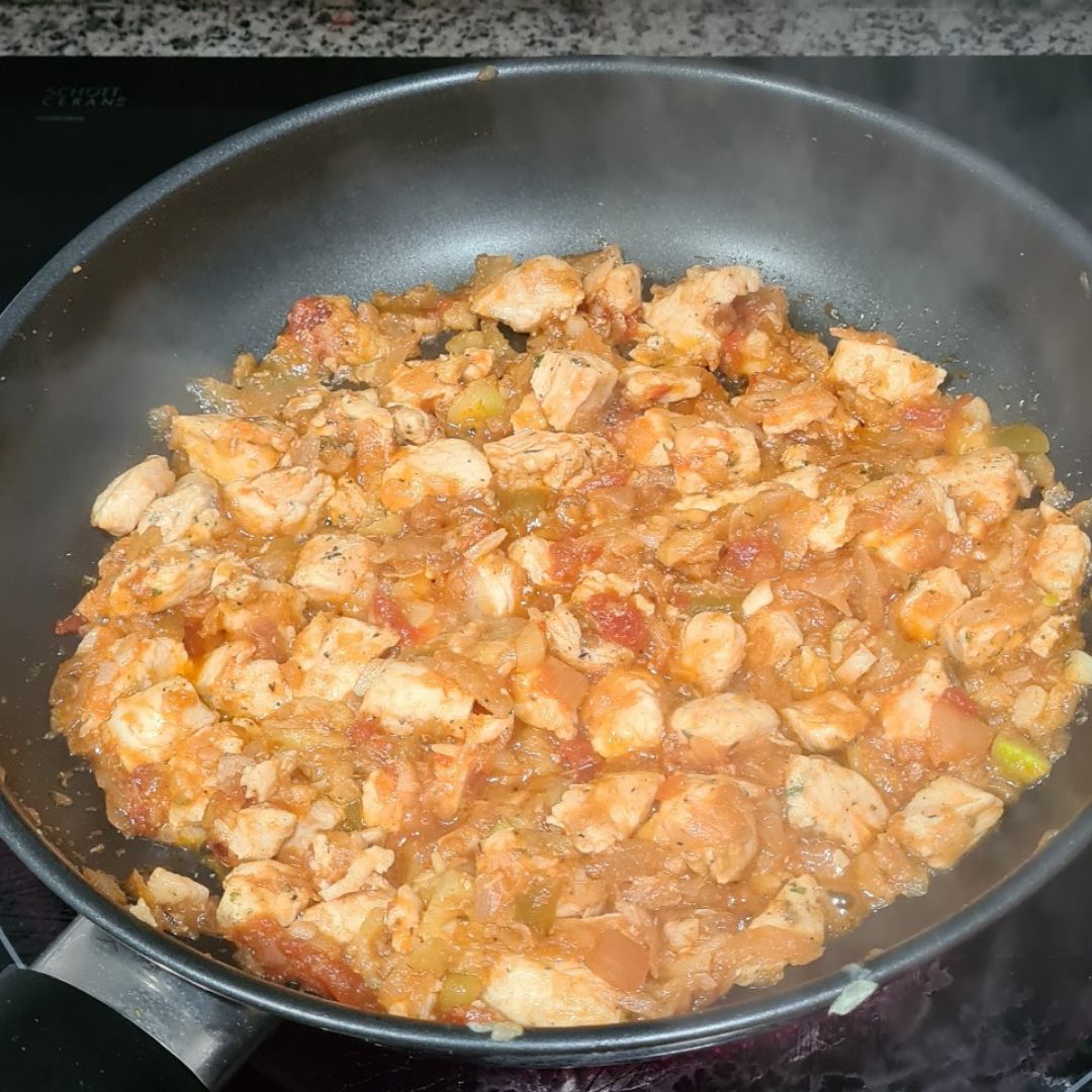 Calabacin relleno de pollo y verduras.Step 0