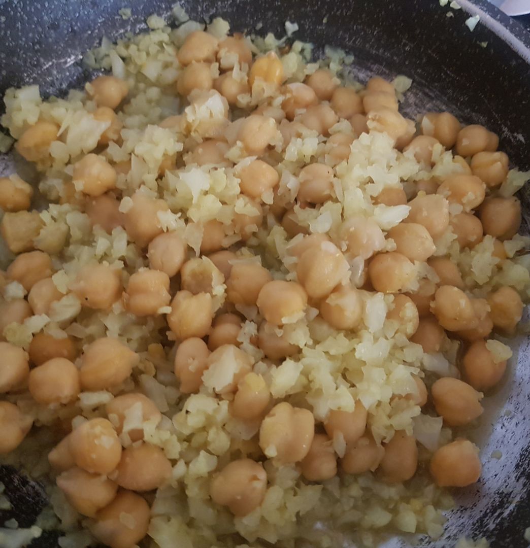 Garbanzos con coliarroz Garbanzos con coliarroz