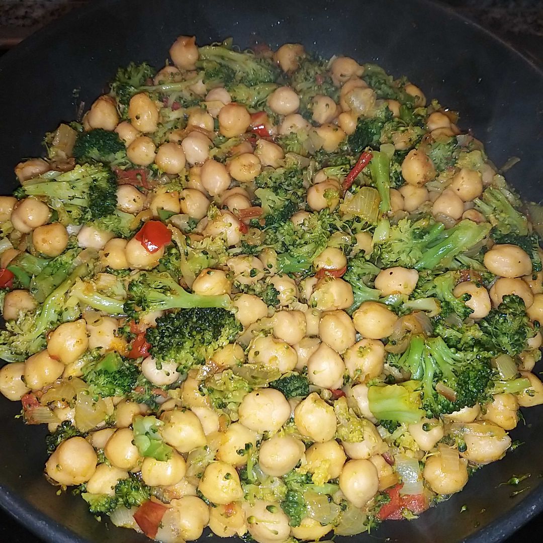 Garbanzos al curry con brocoli 🥦🥦🥦