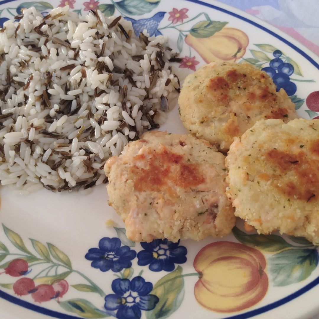 Hamburguesa de salmón Hamburguesa de salmón
